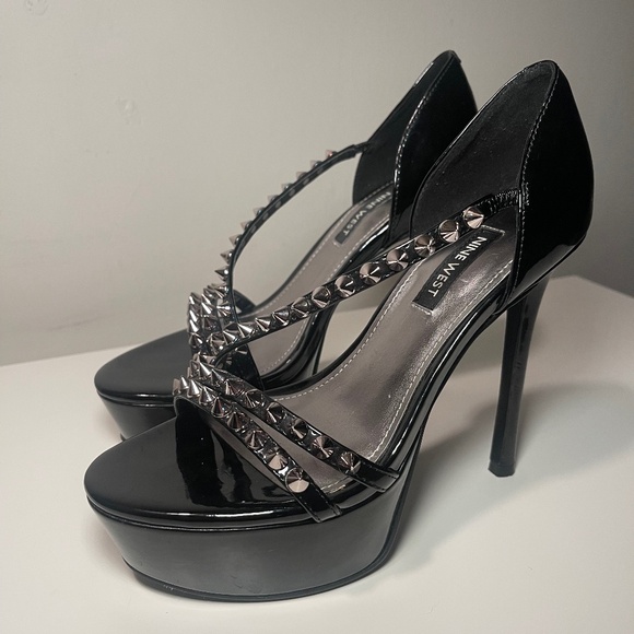 Nine West Fabla Sandals - Picture 1 of 4